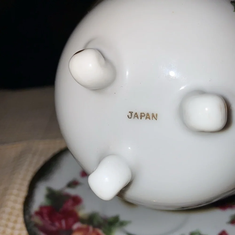 Vintage Old Gold Japan Pink Roses Gold Accents Footed teacup and saucer - Picture 5 of 5